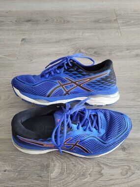 ASICS Gel-Cumulus 19 running shoes size 9